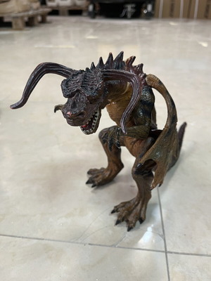 Dragon figure like new