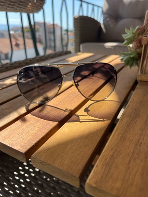 Dolce&Gabbana men's aviator sunglasses like new, metal frame