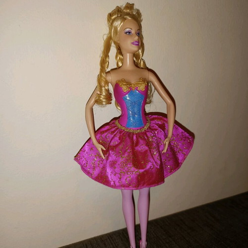 Barbie Twinkle Toes 2008 collectible ballerina in like new condition