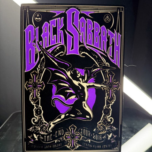Black Sabbath table lamp like new, USB with switch