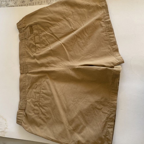Columbia men's cargo shorts khaki size 3XL like new