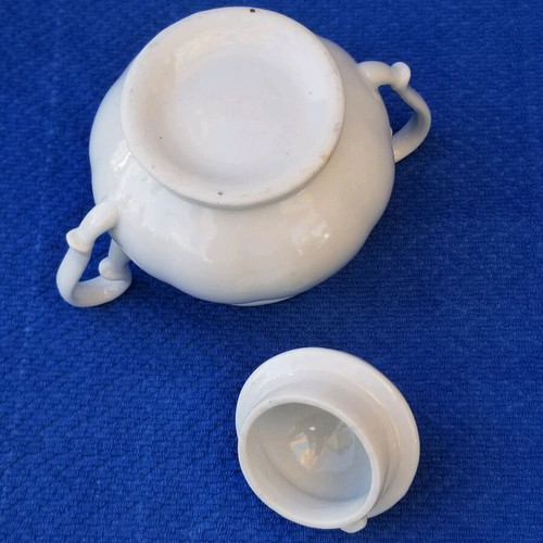 Sugar bowl used in good condition