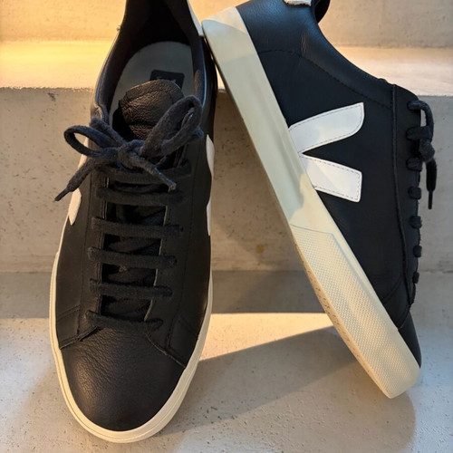 Veja men's leather sneakers used, black, size 44