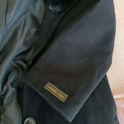 Women's wool and cashmere coat with removable fur collar, like new, black