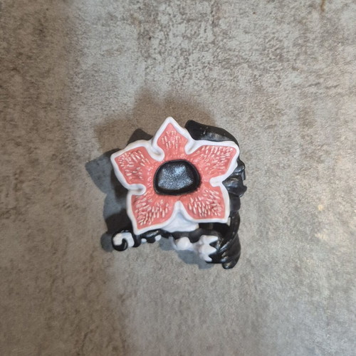Kinder Joy Stranger Things Demogorgon figure like new