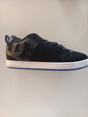 DC Court Graffik sneakers like new, black and blue, size 44