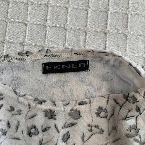 90s floral top XS/S, black and white