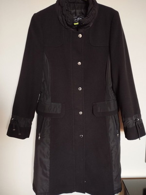 Women's black medium coat like new with cord and details