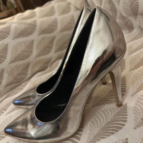 Metallic gray and silver pumps size 41 like new