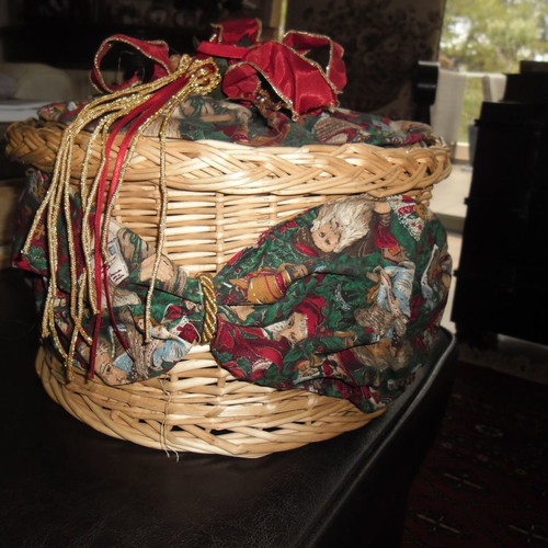 Christmas basket like new, handmade decorated