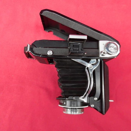 Zeiss Ikon bellows camera with Novonar Anamistigmat 4.5/110 lens