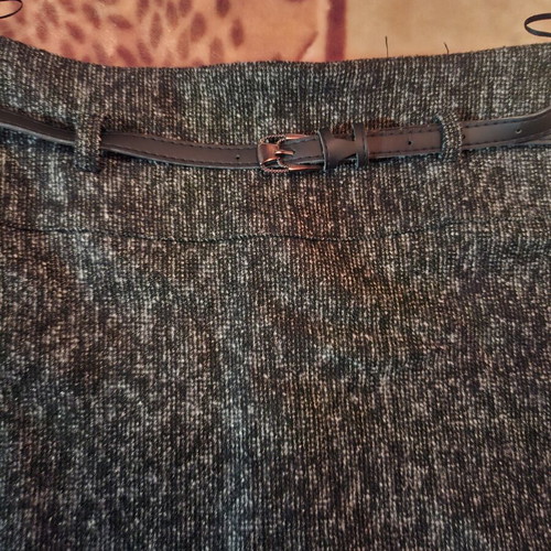 Club Simo tweed skirt size 44 like new with black belt