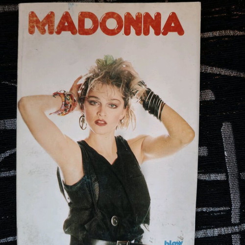 Madonna biography Blow Up magazine new in Greek