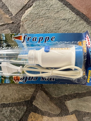 Handheld frappe mixer