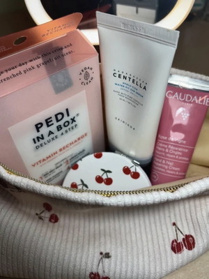 Σετ ομορφιάς και περιποίησης Caudalie, SKIN1004, Voesh καινούργιο