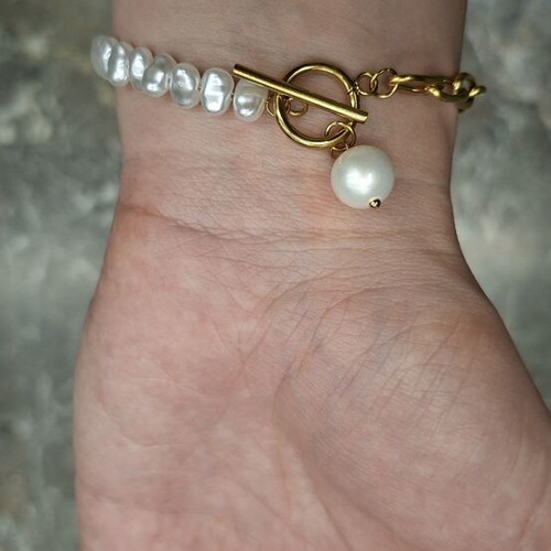 Bracelet with pearls and gold chain new, elegant minimal timeless