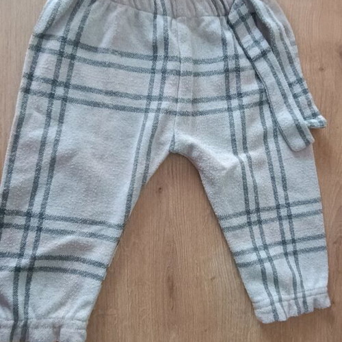 Baby pants for girls 6-9 months like new, pack of 4