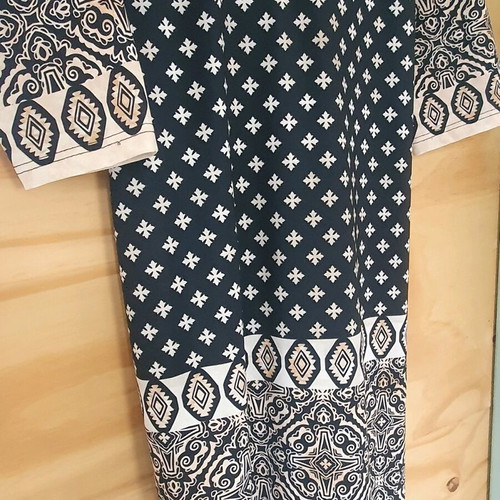 Batida dress new, size 4 (M/L) with back zipper