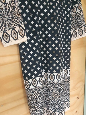 Batida dress new, size 4 (M/L) with back zipper