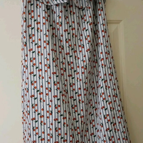 Sleeveless dress with ruffles like new, stripes and cherries print