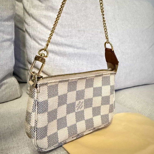 Louis Vuitton mini pochette damier azur like new, beige