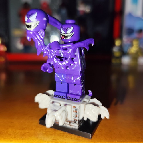 Agony Symbiote Marvel figure like new with base and effects missing left hand