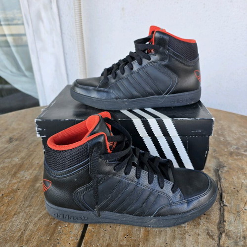 Adidas Varial Mid No42.5 like new black athletic shoes