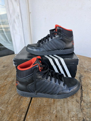 Adidas Varial Mid No42.5 like new black athletic shoes
