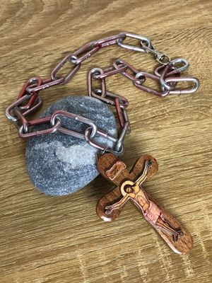 Industrial Blood-Splatter Paperclip Chain with Wooden Icon Crucifix Pendant new