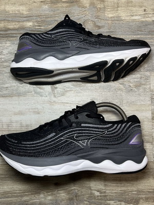 Mizuno Wave Sky women's running shoes black silver purple size 39 like new