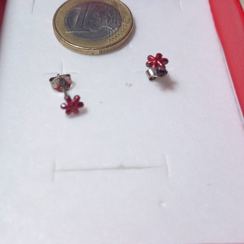 Silver earrings flower design in dark pink color new
