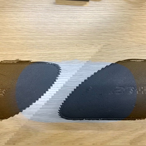 PS Vita PCH-1004 OLED като нов с 6 игри и калъфи Sony