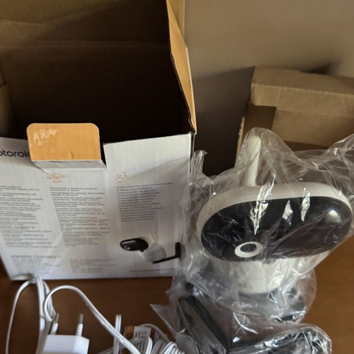 Motorola Baby Monitor with Two-Way Communication and Lullabies like new