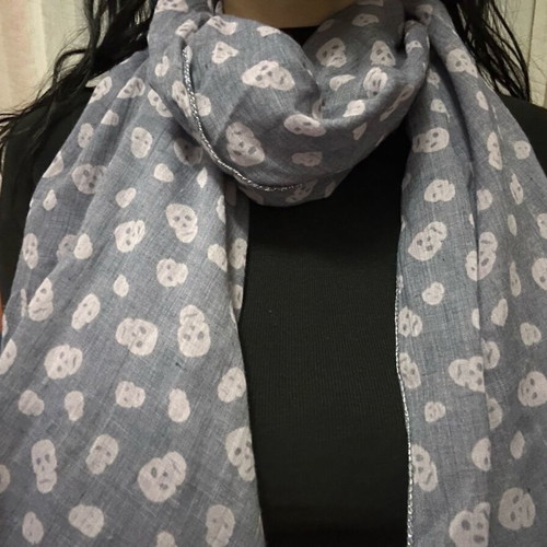 Scarf with pattern like new, beige and pink