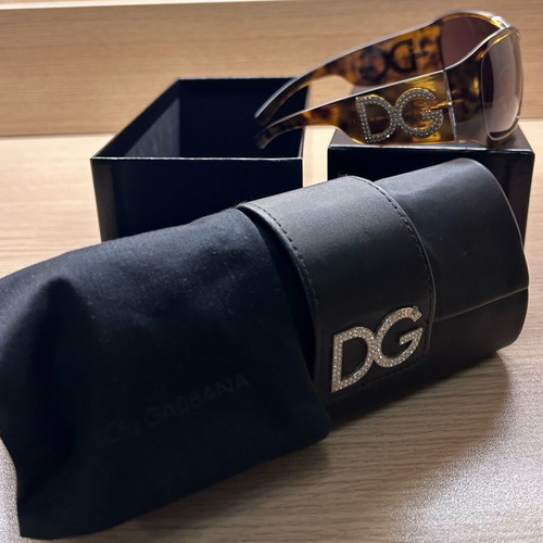 Dolce & Gabbana sunglasses like new with box