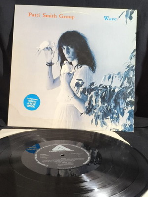 Patti Smith Group Wave LP like new