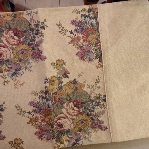 Linens throw set of 4 pieces new