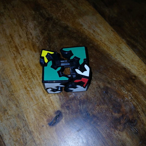 Gear-type puzzle cube like new, anti-stress item