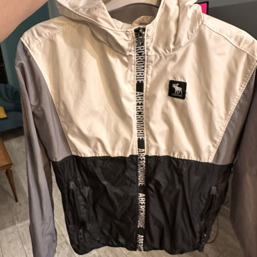 Abercrombie kids jacket new, size 9/10, grey