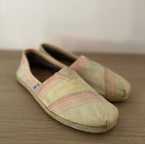 Εσπαντρίγιες πολύχρωμες TOMS