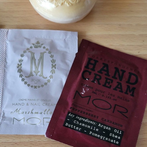 Samples of bath and body products new, pack