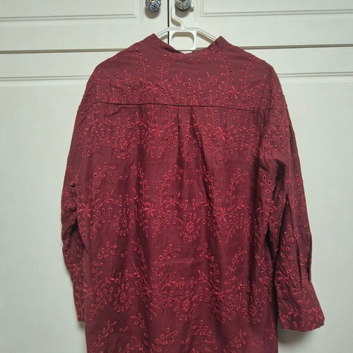 Zara burgundy cotton guipure shirt size L like new