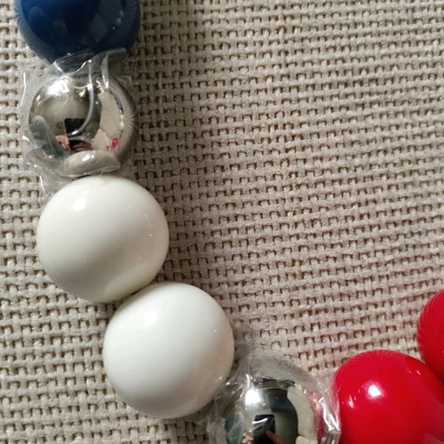 D&G necklace with steel and ceramic balls in new condition