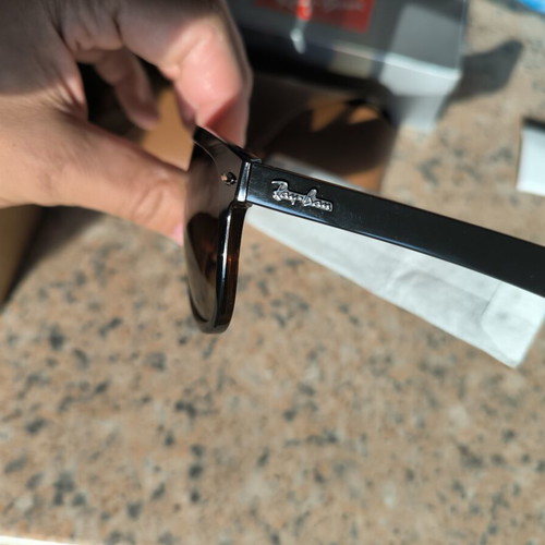 Ray-Ban RB4147 Boyfriend Sunglasses new, Black on Brown frame