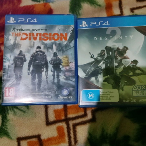 PlayStation 4 games like new, The Division with broken case, Destiny