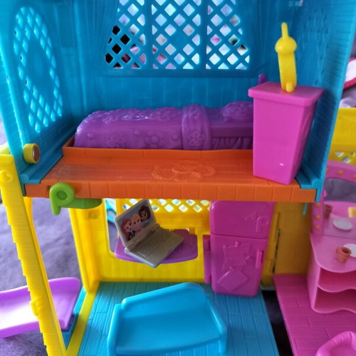 Polly's Pocket house and car like new