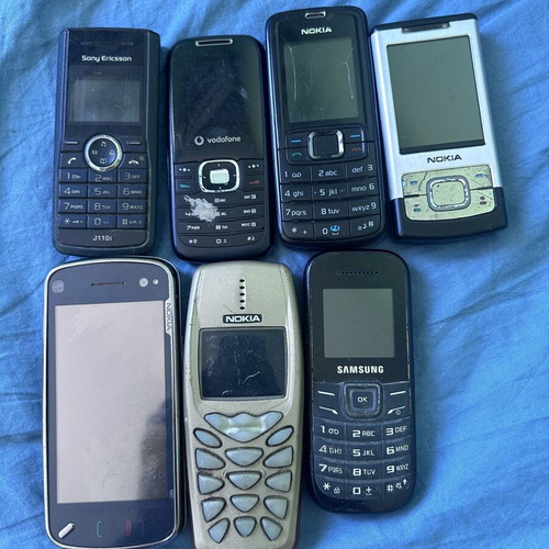 Nokia lot used phones for parts without batteries