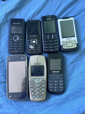 Nokia lot used phones for parts without batteries