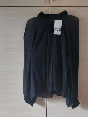Zara transparent black shirt with velvet bodice new, Size Small