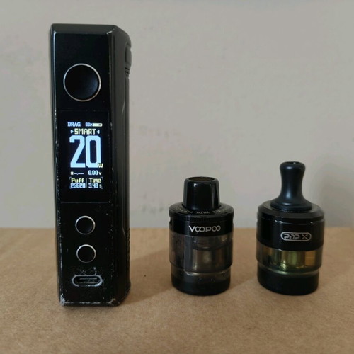 Drag X2 electronic cigarette used with battery and 2 pods